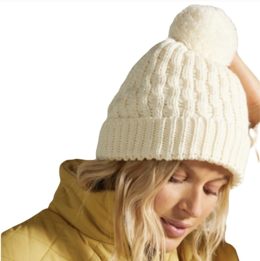 NWT ❄️ Billabong Good Vibes knit beanie in beautiful creamy white color